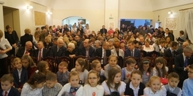 Uroczyste odsłąniecie tablicy pamiatkowej w Łopiennie