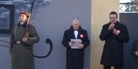 Uroczyste odsłąniecie tablicy pamiatkowej w Łopiennie