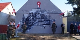 Uroczyste odsłąniecie tablicy pamiatkowej w Łopiennie