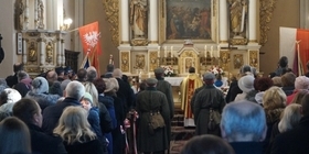 Uroczyste odsłąniecie tablicy pamiatkowej w Łopiennie
